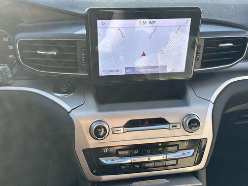 Used 2021 Ford Explorer XLT w/ Equipment Group 202A image 25