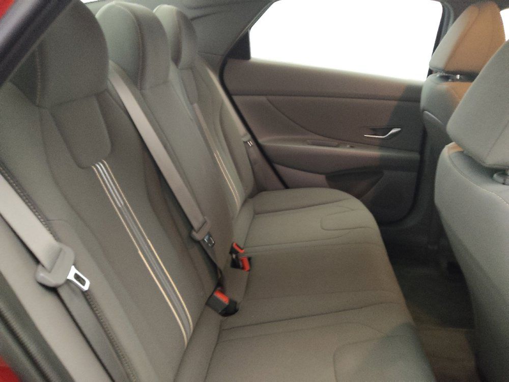 Used 2023 Hyundai Elantra SEL w/ Convenience Package FWD image 19