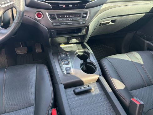 Certified 2022 Honda Passport TrailSport image 17