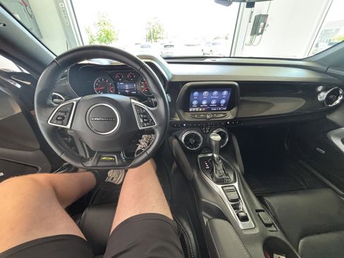 Used 2022 Chevrolet Camaro LT RWD image 10