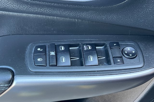 Used 2019 Jeep Cherokee Latitude w/ Popular Appearance Group AWD/4WD image 12