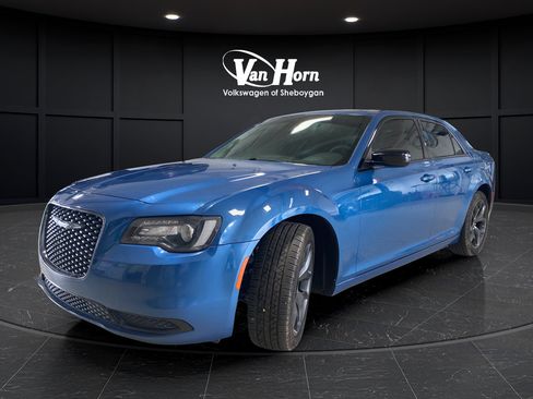 Used 2023 Chrysler 300 Touring w/ Sport Appearance Package RWD image 3