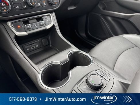 Certified 2024 GMC Terrain SLT image 34