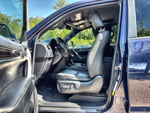 Used 2023 Lexus GX 460 Premium w/ Premium Package AWD/4WD image 2