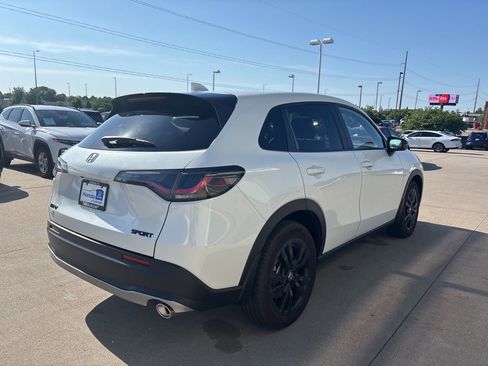Certified 2026 Honda HR-V Sport image 5