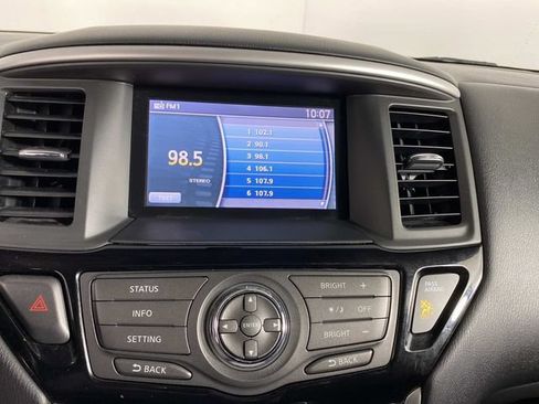 Used 2014 Nissan Pathfinder SV AWD/4WD image 21