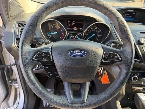 Used 2017 Ford Escape SE image 17