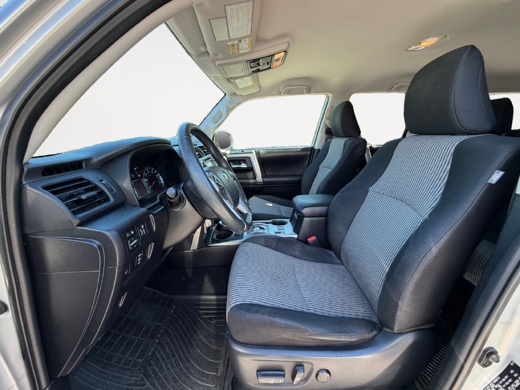 Used 2016 Toyota 4Runner SR5 AWD/4WD image 12