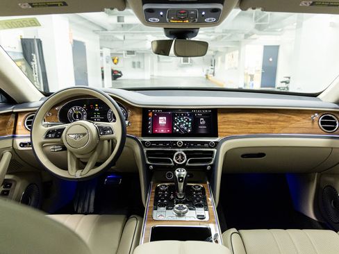 New 2026 Bentley Flying Spur Plug-In Hybrid image 36