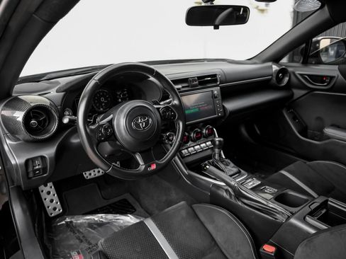 Used 2023 Toyota GR86 Premium RWD image 2