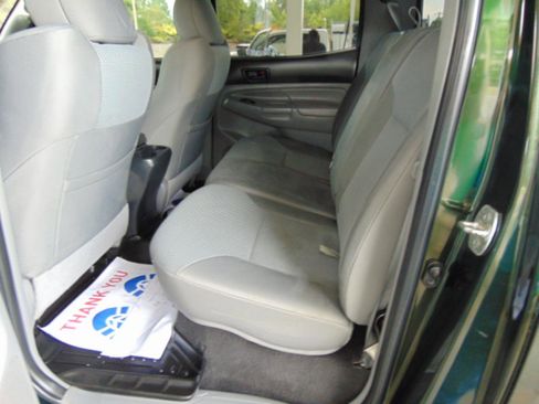 Used 2013 Toyota Tacoma 4x4 Double Cab w/ TRD Sport Pkg image 7
