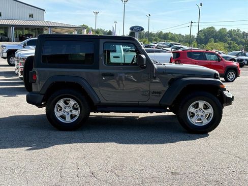 Used 2021 Jeep Wrangler Sport AWD/4WD image 3
