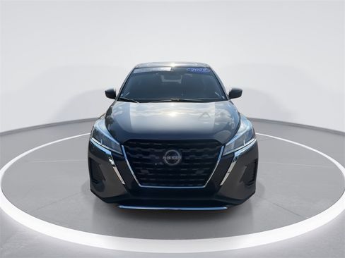 Certified 2022 Nissan Kicks S image 3