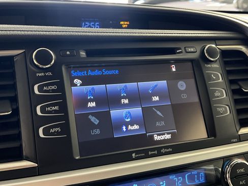 Used 2019 Toyota Highlander Plus AWD/4WD image 19