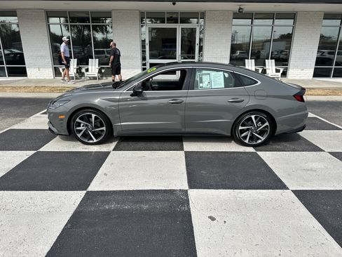 Used 2023 Hyundai Sonata SEL Plus image 1