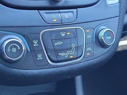 Used 2020 Chevrolet Malibu LS image 28