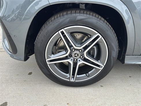 New 2026 Mercedes-Benz GLS 450 4MATIC image 9