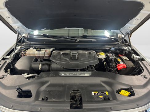 Used 2024 Jeep Wagoneer Series II w/ Flexible Seating Group image 12