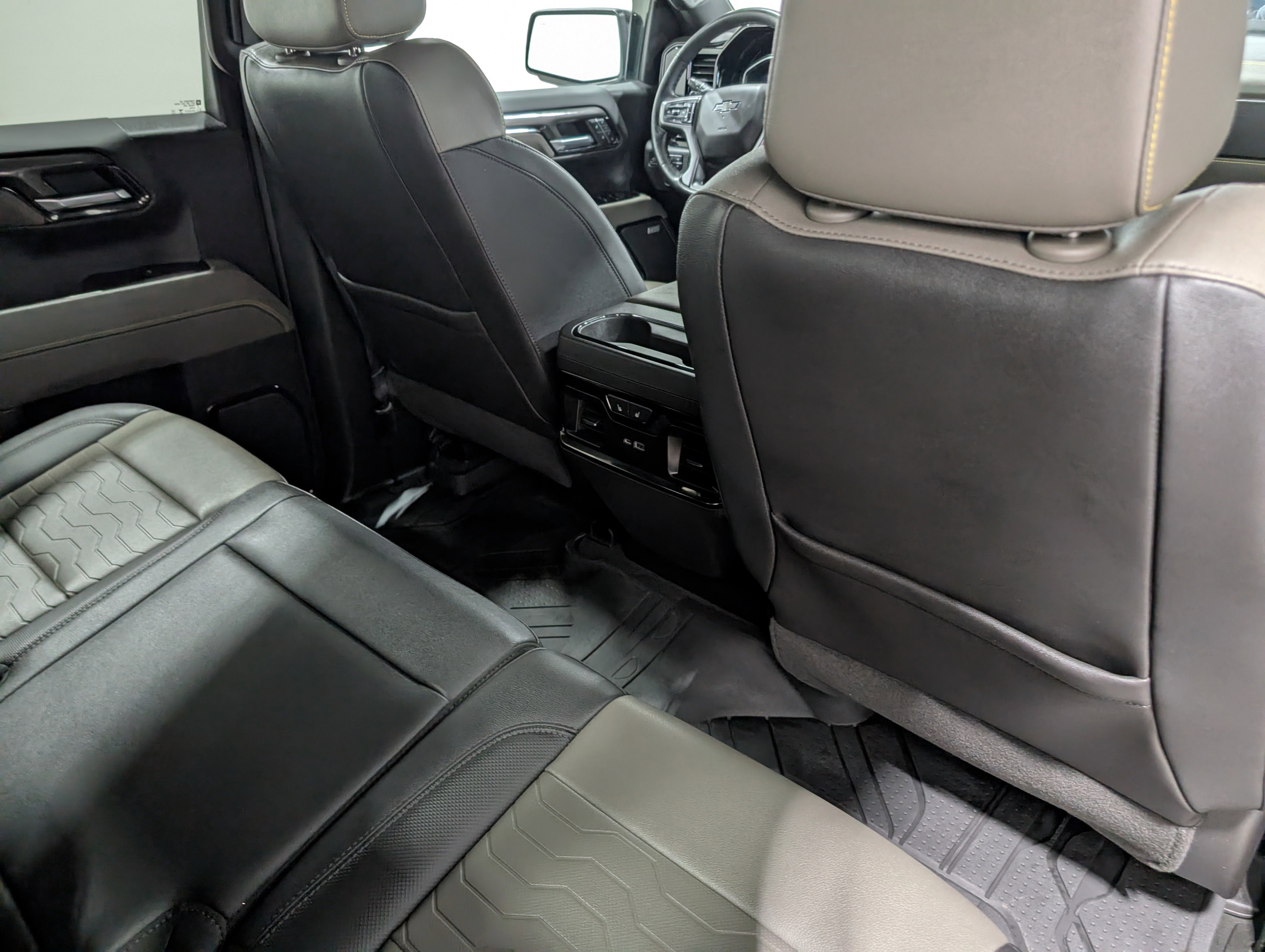 Used 2024 Chevrolet Silverado 1500 ZR2 w/ Technology Package AWD/4WD image 19