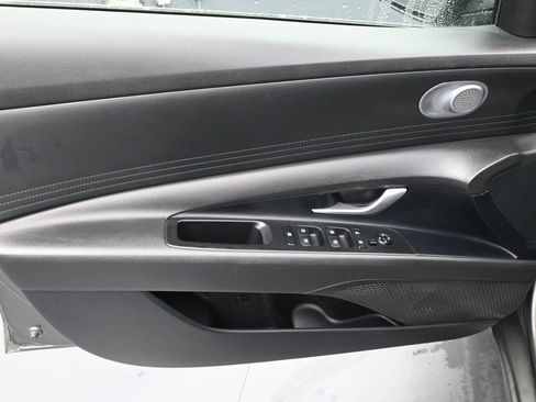 Certified 2024 Hyundai Elantra SE image 22