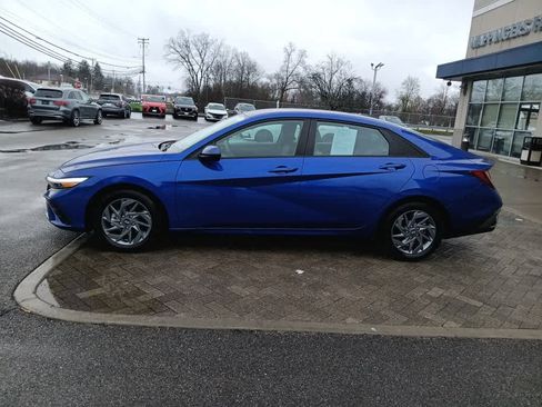 Used 2024 Hyundai Elantra SEL FWD image 3