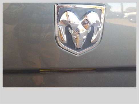 Used 2011 RAM 2500 SLT image 38