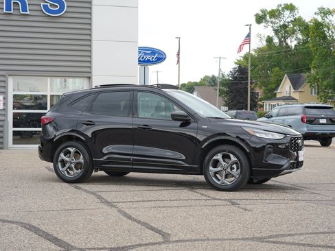 Used 2024 Ford Escape ST-Line w/ Tech Pack #1 AWD/4WD image 2