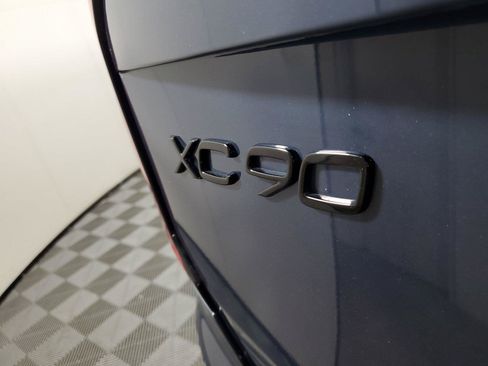 Used 2025 Volvo XC90 T8 Ultra w/ Protection Package Premier AWD/4WD image 7