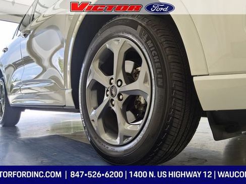 Used 2024 Ford Escape ST-Line w/ Tech Pack #1 AWD/4WD image 9