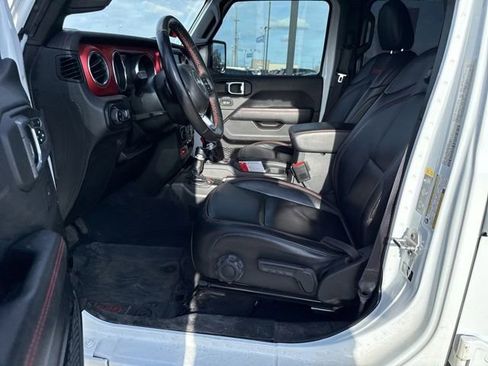 Used 2021 Jeep Gladiator Rubicon AWD/4WD image 2