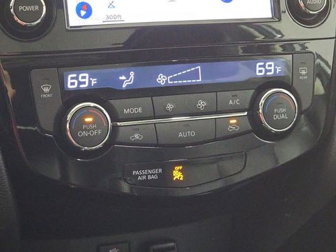 Used 2016 Nissan Rogue SL w/ SL Premium Package image 27