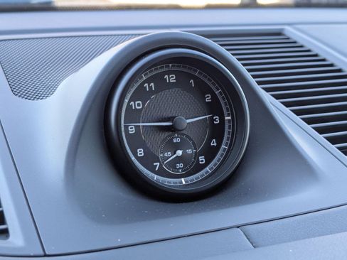 Used 2025 Porsche Macan image 21