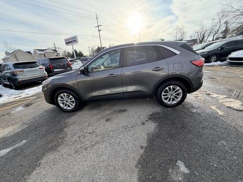 Used 2022 Ford Escape SE image 30