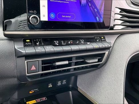 Used 2025 Toyota Camry LE image 23