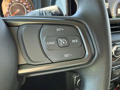 New 2025 Jeep Gladiator Sport image 17