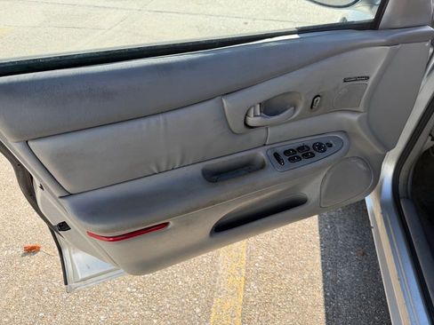 Used 2001 Buick Century Custom w/ Premium Pkg image 12