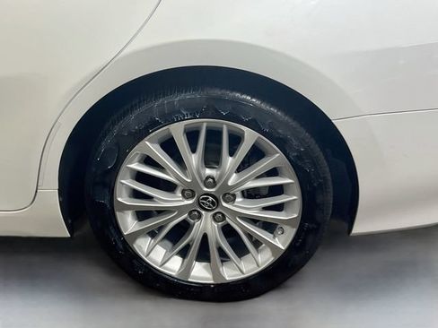 Used 2018 Toyota Camry XLE FWD image 26