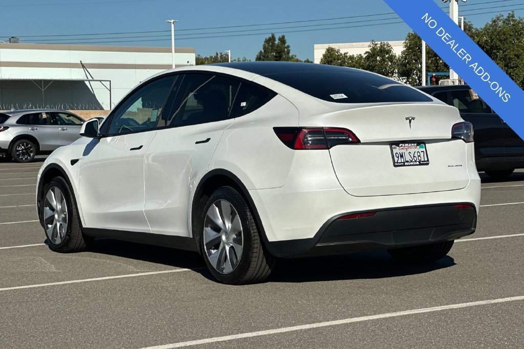 Used 2024 Tesla Model Y Long Range AWD/4WD image 6