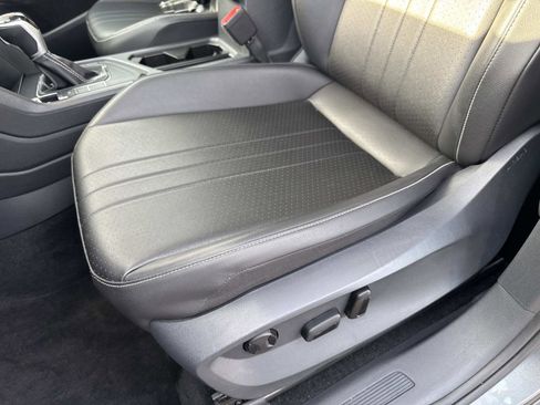 Certified 2023 Volkswagen Tiguan SE image 16