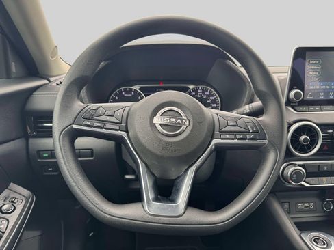 Used 2025 Nissan Sentra SV FWD image 13