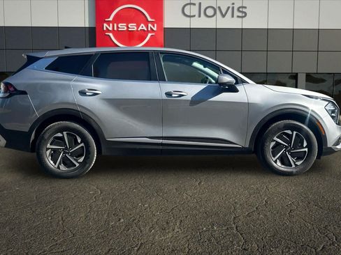 Used 2023 Kia Sportage LX AWD/4WD image 9