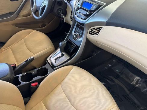 Used 2013 Hyundai Elantra GLS w/ Preferred Pkg FWD image 31