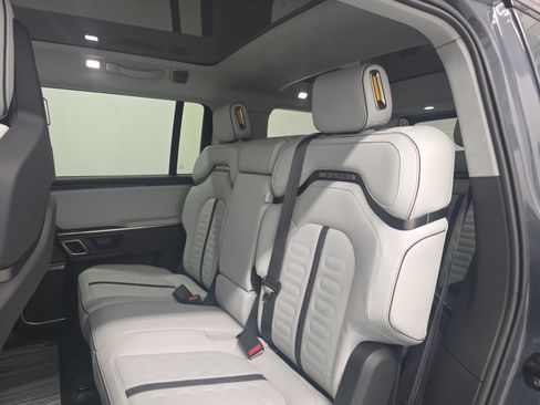 Used 2024 Rivian R1S Adventure AWD/4WD image 21