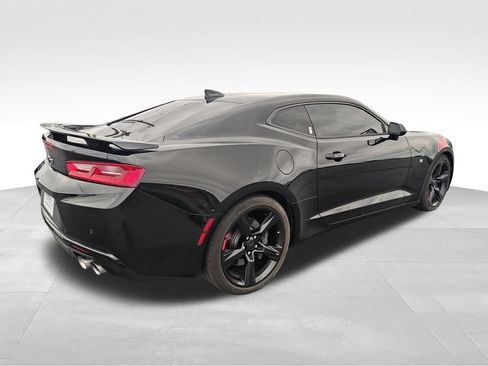 Used 2018 Chevrolet Camaro SS RWD image 5