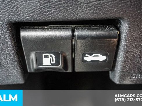 Used 2024 Nissan Versa SV FWD image 44