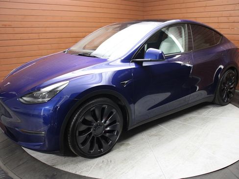 Used 2023 Tesla Model Y Long Range image 5