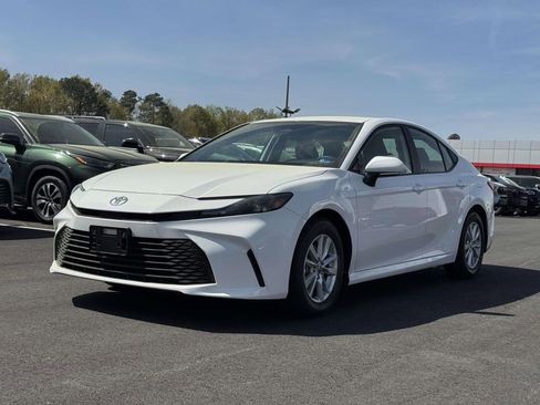 Certified 2025 Toyota Camry LE image 25