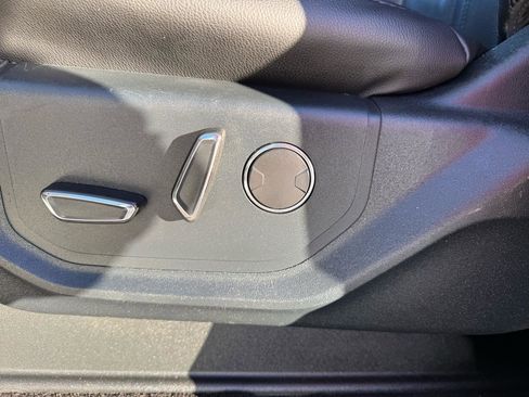 Used 2021 Ford Expedition Limited image 12