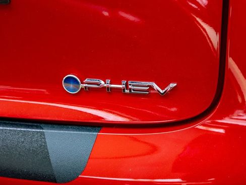 New 2026 Toyota Prius Plug-In Hybrid FWD image 8