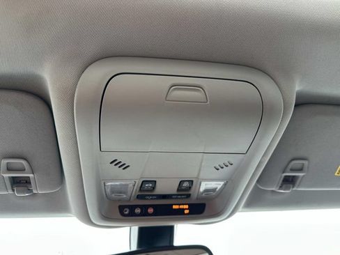 Used 2019 GMC Terrain SLE w/ Driver Convenience Package FWD image 30